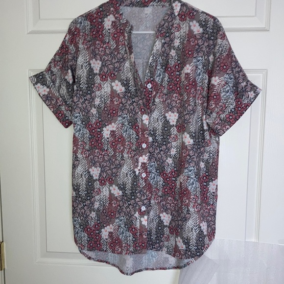 Collared shirt, Floral, Button down, size Large - Picture 5 of 10